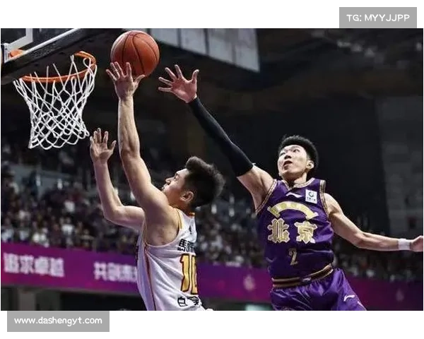 CBA深圳客场再胜北京 两队八强战打成2:2 CBA深圳客场再胜北京 两队八强战打成2:2